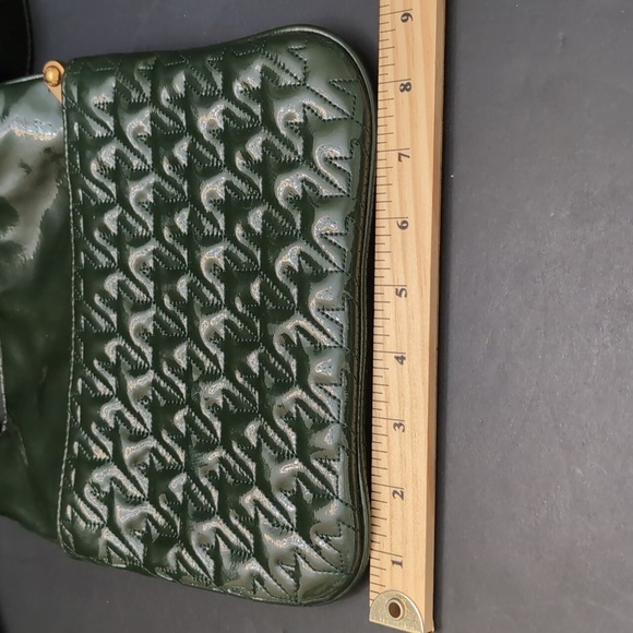 Jaeger Elegant Olive Green Patent Leather Shoulder Bag. - Picture 12 of 13
